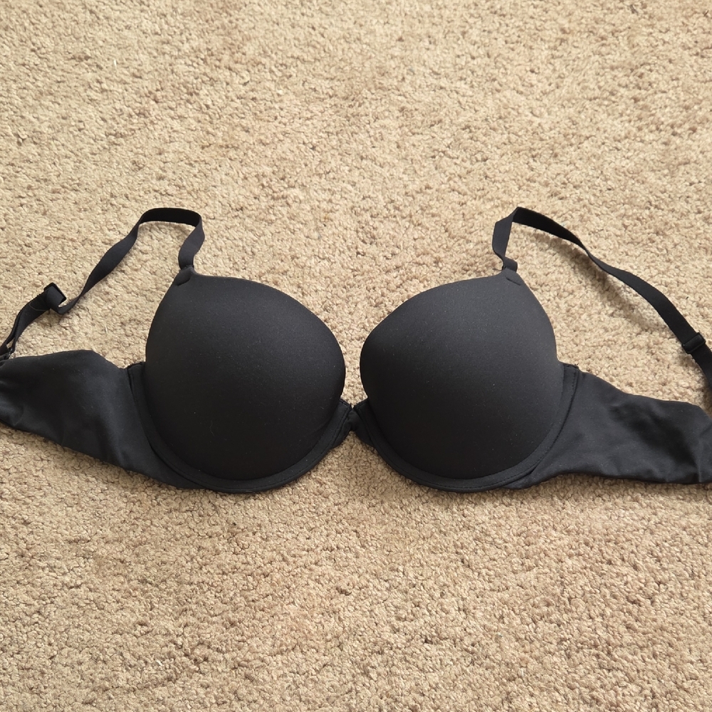 *NEW* SKIMS Black Padded T-Shirt Bra